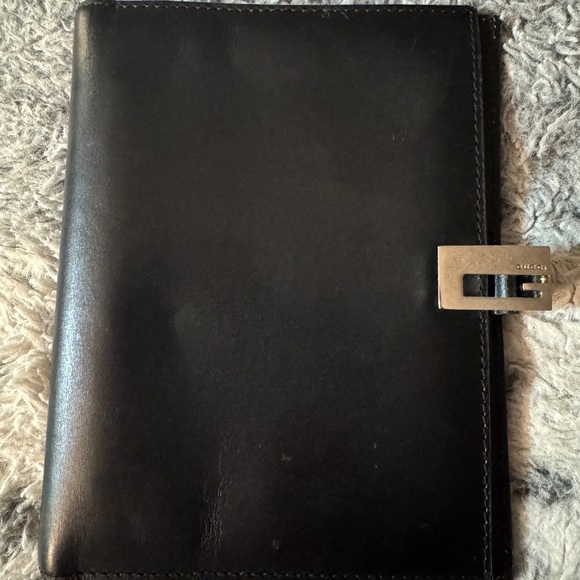 Men’s or Women’s Gucci Elegant Black Leather Passport/Wallet - Picture 1 of 15